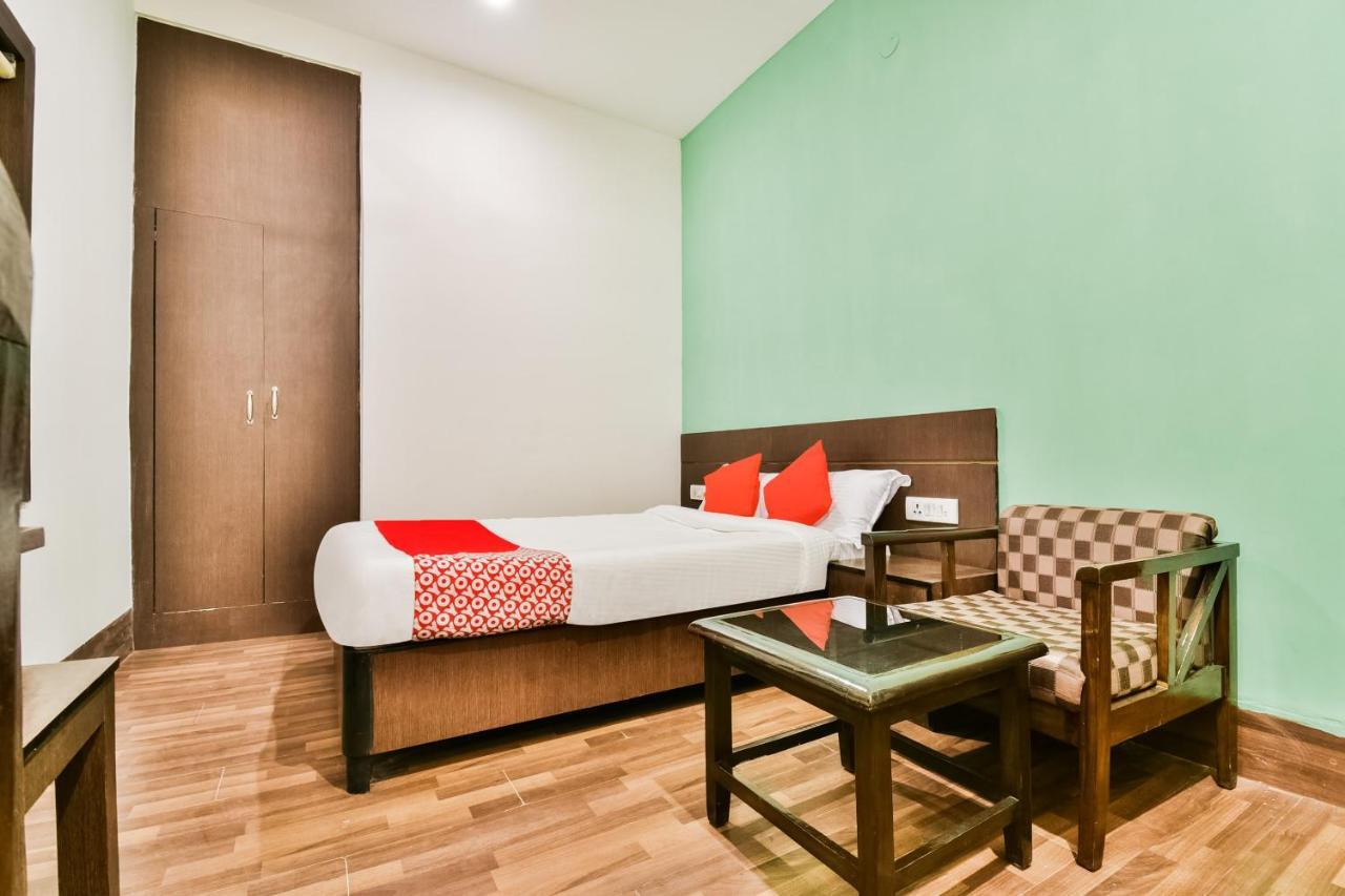 Oyo 62096 Pride Palace Hotels Патна Екстериор снимка